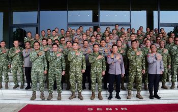 Kasad Dampingi Panglima TNI Terima Kunjungan Silaturahmi Kapolri di Mabes TNI