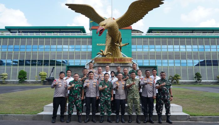 Kapolda Sumsel Kunjungi Markas Kodam II/Swj, Perkuat Soliditas dan Sinergitas TNI-Polri