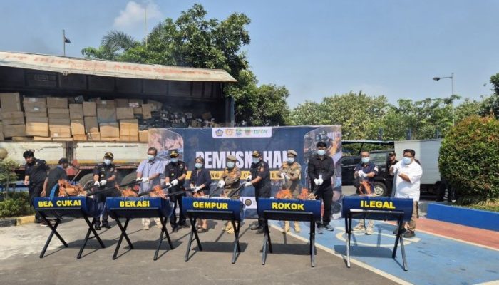 Bea Cukai Bekasi musnahkan barang kena cukai illegal senilai Rp1,66 M