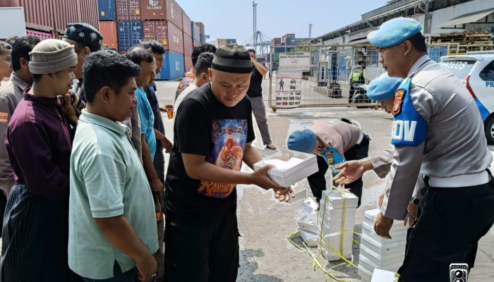 Jumat Berkah Sipropam Polres Pelabuhan Tanjung Priok, Wujud Kepedulian Polri kepada Masyarakat Pelabuhan