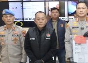 Polsek Batu Aji Batam tangkap mantan Kepala SMA terkait penggelapan