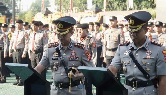 Kapolda Jabar resmikan kenaikan status Polres Karawang jadi Polresta