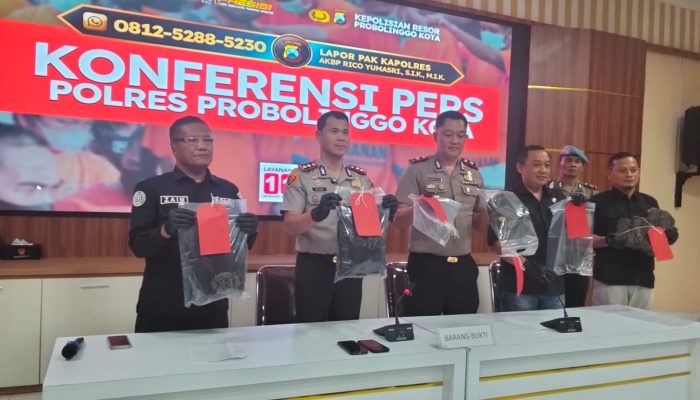 2 Pelaku Pembunuhan Manusia Silver di Perempatan pilang Amankan Polresta Probolinggo 1 Satu Buron