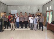 Kapolres Donggala, Melalui Kapolsek Labuan Iptu Umar Lahabe, S.A.P, Dan Kasubdit Gakkum Ditpolairud Polda Sulteng Adakan Jum’at Curhat Di Desa Bale
