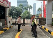 Polsek Metro Tanah Abang Laksanakan Pengamanan Aksi Unjuk Rasa di Kantor Pusat Bank BNI Secara Humanis dan Profesional