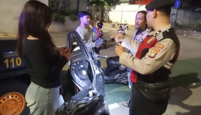 Cegah Kejahatan Malam Hari, Polsek Metro Tanah Abang Gelar Razia Di Jalan Kh. Mas Mansyur