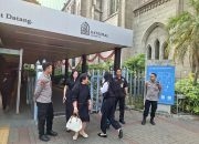 Polisi Amankan Misa Minggu di Gereja Katedral, Jemaat Dapat Pelayanan Humanis