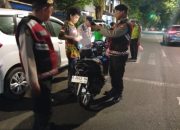 Polsek Senen Gelar Razia Stasioner Cegah Kejahatan Jalanan di Kawasan Stasiun Senen