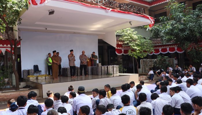 JJOS Police Goes To School, Kapolres Priok Ajak Pelajar SMPN 261 Muara Angke Jauhi Tawuran dan Narkoba