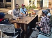 Cegah Gangguan Kamtibmas, Bhabinkamtibmas Cempaka Putih Timur Bangun Komunikasi dengan Warga