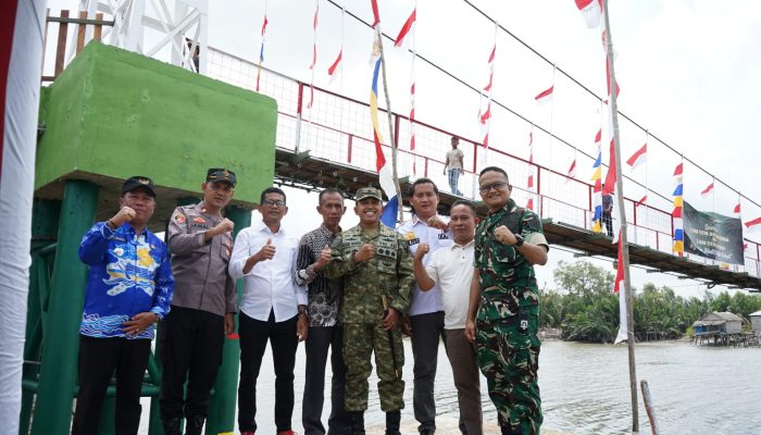 Dandim 0402/OKI Dampingi Danrem 044/Gapo Launching 2.500 Titik Jembatan Garuda dan 3.000 Titik Air Bersih