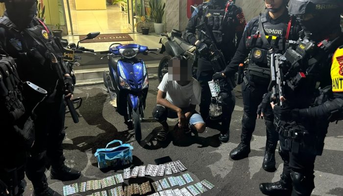 Brimob Polda Metro Jaya Amankan Pemuda Bawa 530 Butir Obat Keras di Tanah Abang