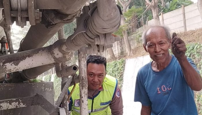 Kakek 70 Tahun Terjebak di Tol BSD, Polantas Karib Sigap Bantu Cari Suku Cadang