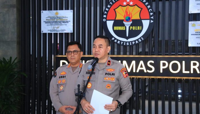 Hari Ke-6 Pascagempa, Polri Terus Bergerak: Brimob dan Bantuan Logistik Konsisten Dikirim ke NTT