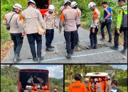Pasukan Pelopor BKO Polda NTT Bergerak Tangani Dampak Gempa, Layani dan Bantu Warga di Lokasi Pengungsian