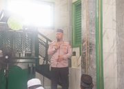 Jaga Jakarta On The Spot, Kapolsek Bekasi Barat Sampaikan Pesan Kamtibmas Sebelum Sholat Jumat Di Jakasampurna