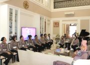 Polwan Polda Metro Jaya Pererat Silaturahmi dengan Ibu Asuh Polwan Jelang Hari Jadi ke-78