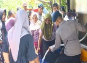 Brimob Kalsel salurkan air bersih ke warga pelosok Kabupaten Banjar 