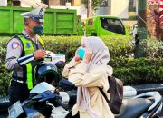 Satlantas Banjarmasin bagikan 300 masker saat kabut asap