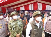 Pangdam XIX Tuanku Tambusai Dampingi Menhut Cek Langsung Titik Api Karhutla Kerumutan