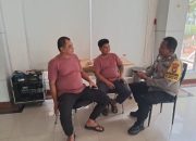 Sambangi Warga Secara Door to Door, Bhabinkamtibmas Rawasari Perkuat Kamtibmas dan Cegah Kejahatan