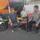 Jaga Kamtibmas, Bhabinkamtibmas Kebon Kacang Sambangi Poskamling RW 05 dan Sampaikan Pesan Kewaspadaan
