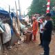 Rabu Tertib di Paseban, Aparat dan Warga Bersihkan Bantaran Kali hingga Tertibkan Kios