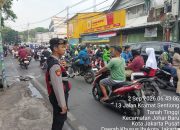 Antisipasi Kemacetan dan 3C, Polsek Johar Baru Gatur Lalin di Perlintasan Sentiong