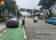 Ciptakan Kamseltibcarlantas, Patko 1053 Polsek Metro Tanah Abang Laksanakan Strong Point di Jalan Jenderal Sudirman