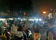 Polsek Senen Bagikan Masker kepada Warga, Antisipasi Dampak Erupsi Gunung Krakatau
