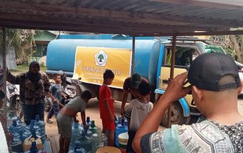 Golkar Peduli kegiatan pembagian air bersih sasar 2 kecamatan di 6 Kelurahan dan 2 Desa