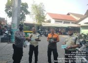 Dampak Erupsi Debu Vulkanik, Polisi Bagikan Masker dan Perkuat Keamanan Pasar Gembrong