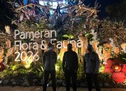 Amankan Flona Jakarta 2026, Polsek Sawah Besar Bagikan Masker kepada Pengunjung