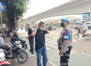 Polisi Gelar Patroli Cipta Kondisi Antisipasi Guantibmas dan Bagikan Masker di Johar Baru