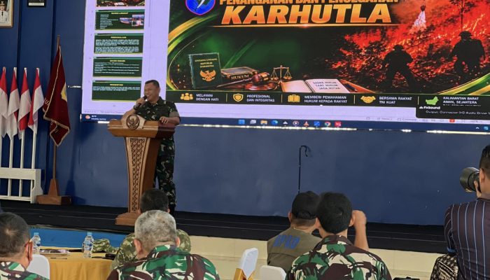 TNI Intensifkan Penyuluhan Pencegahan Karhutla di 11 Kecamatan Kabupaten Melawi, Kalbar