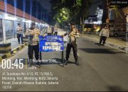 Saat Kota Mulai Sepi, Polisi Perketat Pemeriksaan Kendaraan di Menteng
