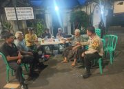 Sambangi Poskamling RW 09, Bhabinkamtibmas Hadir Dekatkan Polri dengan Warga Kebon Kacang