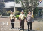 Jelang Aksi Unjuk Rasa, Bhabinkamtibmas Ingatkan Satpam Bank MNC Tetap Tenang dan Ikuti SOP