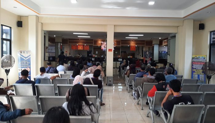 Samsat Talangagung Memanas Usai Berkas dari Wartawan di Tolak Petugas, Kapolres Malang Klaim Sudah Sesuai SOP