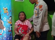 Kepedulian Kapolsek Pondok Gede Menjenguk Warga Sakit Lanjut Usia Di Jatimakmur