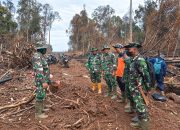 Hadapi Medan Sulit dan Cuaca Panas, Kodam XIX/Tuanku Tambusai Terus Padamkan Karhutla di Rengat