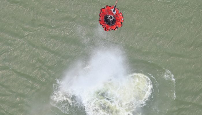 Helikopter Caracal TNI AU Kembali Gencarkan Water Bombing, Tekan Karhutla di Riau