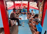 Polres Pelabuhan Tanjung Priok Tingkatkan Harkamtibmas, Polisi Sambangi ABK di Pelabuhan Muara Angke