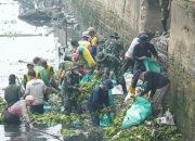 Dandim 0418/Palembang Pimpin Pembersihan Aliran Sungai Sekanak, KARYA BHAKTI GERAKAN INDONESIA ASRI Kota Palembang