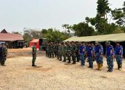 Asap Masih Mengepul, Satgas Darat Lanud Sjamsudin Noor Perkuat Pembasahan Lahan Gambut