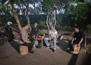 Jaga Kamtibmas, Bhabinkamtibmas Cempaka Putih Barat Berdialog dengan Awak Kamling
