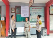 Jaga Pelajar, Kapolsek Bekasi Barat Melakukan Pemasangan Banner Maklumat di SMK Bina Siswa Utama