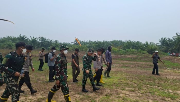 Pangdam Tinjau Pulau Jum’at, Kodam XIX/Tuanku Tambusai Perkuat Sinergi Atasi Karhutla