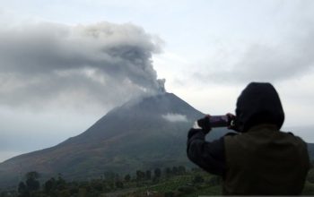 Gunung Sinabung Siaga, BNPB minta warga di Karo segera mengungsi