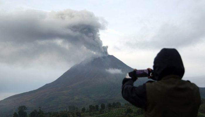 Gunung Sinabung Siaga, BNPB minta warga di Karo segera mengungsi